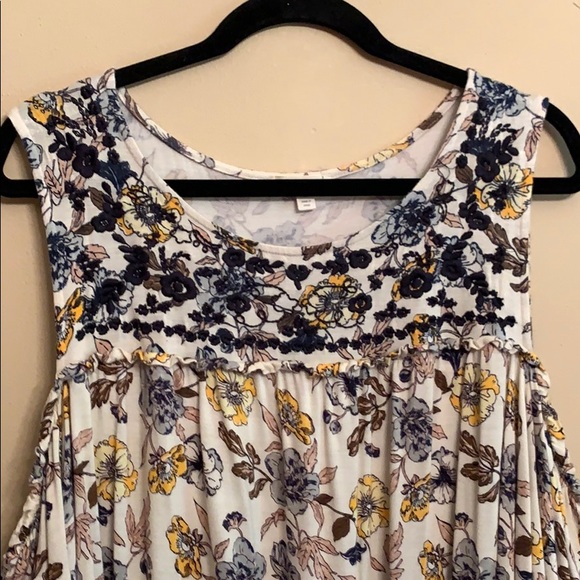 Love on a Hanger Shoulder-less Peasant Top - Picture 2 of 7